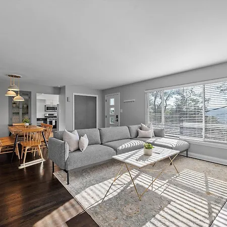 Stylish And Bright 3Bd Home, Amazing Deck, Game Room, Free Parking