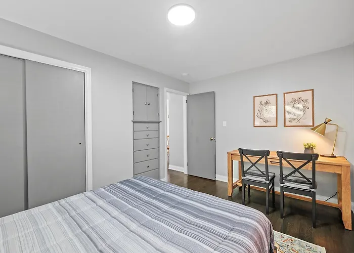 Stylish And Bright 3bd Home, Amazing Deck, Game Room, Free Parking